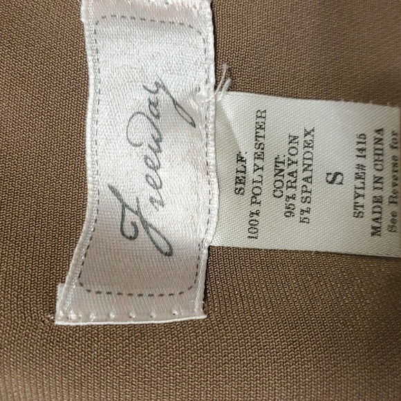 FREEWAY JACKET. CLAY COLOR with black sleeves and big pockets with tie. … - Picture 8 of 9